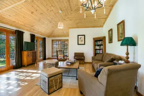 Lawn Cottage - Image 3
