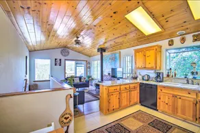 Cozy Mountain Cabin w/ Epic Sunset Views - Image 2