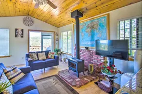Cozy Mountain Cabin w/ Epic Sunset Views - Image 5