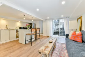 Stylish garden level studio with a private patio - Image 4