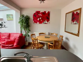 Somers 4 bed House off road parking pet friendly - Image 2