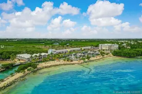 MODERN OCEANFRONT CONDO! OCEAN VIEWS! 2 KING BEDS! - Image 2