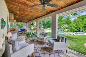 Coastal Vibes Cottage Pickleball Ct Mile to Beach - Image 3
