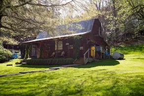 Hughes Mountain Farmhouse - Image 5