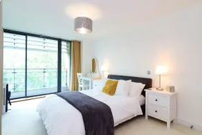 Riverside Apartment Chelmsford 5 min walk from the city centre - Image 4