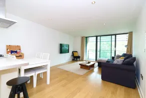 Riverside Apartment Chelmsford 5 min walk from the city centre - Image 3