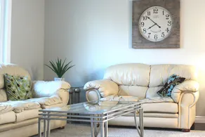 ⭐️Stylish⭐️Roomy⭐️Close To Amenities⭐️Fully Private ⭐️ - Image 2