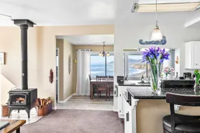 Stunning oceanfront views, beach, hot tub - Image 2