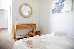 Claret Ash Cottage, Hunter Valley - Image 4