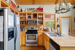 ”LakeTime” (Lakefront Cabin on Beaver Lake) - Image 4