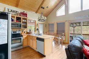 ”LakeTime” (Lakefront Cabin on Beaver Lake) - Image 5