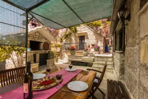 Mini stone house - Image 3