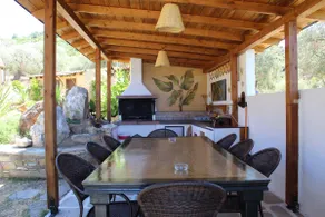 Varias Art House - Image 3