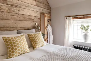 Ivy Cottage - Boutique Cotswolds Getaway - Image 3