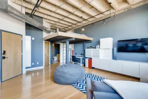 Dazzling Downtown Contemporary Loft Full Furnished - Image 5