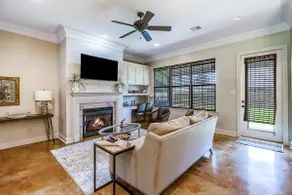 Pet Friendly• 3BR/2BA • 6 Beds • Jacuzzi Tub - Image 3