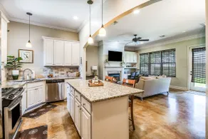 Pet Friendly• 3BR/2BA • 6 Beds • Jacuzzi Tub - Image 5