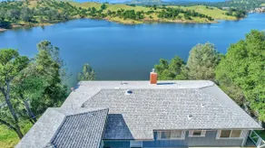 Lake Front Home! Panoramaudsigt over Lake Tulloch & Private Dock - Image 2