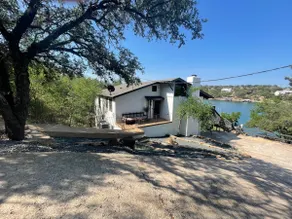 All Decked Out! Lake Buchanan Waterfront home - Image 4