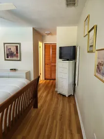 3 bedroom, 2 bath,  pool home that sleeps 6, with screened back patio - Image 5