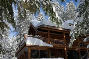 Lodge on the Rock a cozy retreat by the Wht River - Image 2