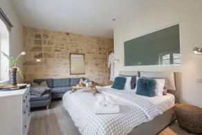 Jasmine Suite - Image 4