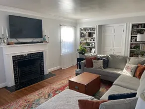 Updated Derby Home 2600 s.f. 6 min. from Churchill - Image 2