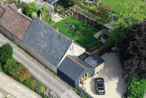 Eclectic Barn - Pergola & Dog-Friendly Garden - Image 4