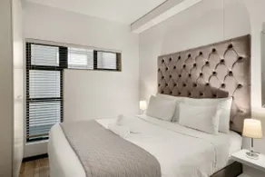 Sophisticated 1 Bed Rosebank Apartment - Image 3