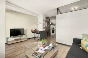 Sophisticated 1 Bed Rosebank Apartment - Image 5
