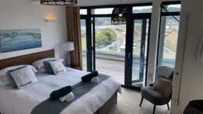 Penthouse Five - Stunning Spacious Apartment with Unrivalled Panoramic Sea Views - Image 2