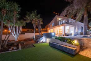 “Porto Moniz Villa” is a modern, personalized, and elegant house. - Image 4