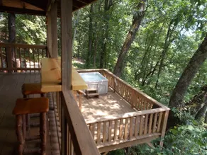 Cabin with Amazing View and Hot Tub on Lookout Mtn - Image 5