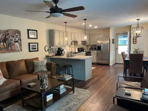 Luxueux Location 2BR / 2Bath au centre-ville Bardstown, au cœur de Bourbon Country - Image 2