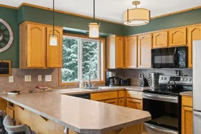 Govy Chalet Cabin w/ Ski Bowl Views-Center of Town - Image 4