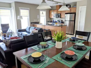 3Bdr Spacious Apartment near Fresh Pond - Image 3