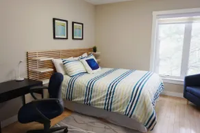 3Bdr Spacious Apartment near Fresh Pond - Image 3