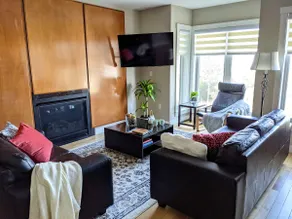 3Bdr Spacious Apartment near Fresh Pond - Image 5