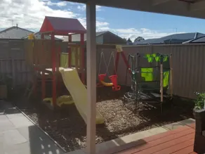 Pioneer house -large group urban escape. Playground and gas log fireplace. - Image 2