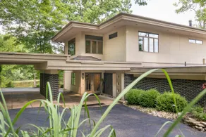 A Frank Llyod Wright inspired paradise on 50 acres - Image 4