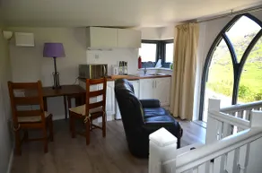 Secluded cottage nestled in the Beara Peninsula - Image 2