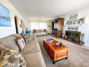 \"SHELLSEEKER\"  4 BED LAKEFRONT PRIVATE BEACH SLEEPS 14 plus - Image 2