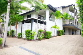 Airlie Central Apartments - Image 3