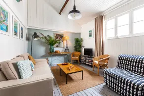 Paris Antic market apartment - Image 3