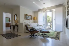 Elegant luxury apartment in the center in front of the theater - Image 4