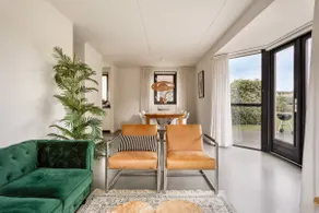 Holiday home by the water with a view - Image 5