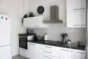Modern Flat w/ Garden View Terrace near City & Sea - Image 2