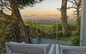 Scandi Cabin On A Hill, With Stunning Views Across Cornwall - Image 2
