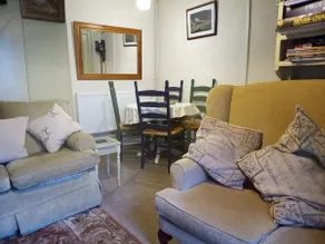 Ty Hen - Quirky Grade II Listed Cottage - Image 5