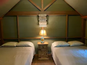 Lakeside Luxury Glamping Cabin 2 at Horsehead Lake - Image 3